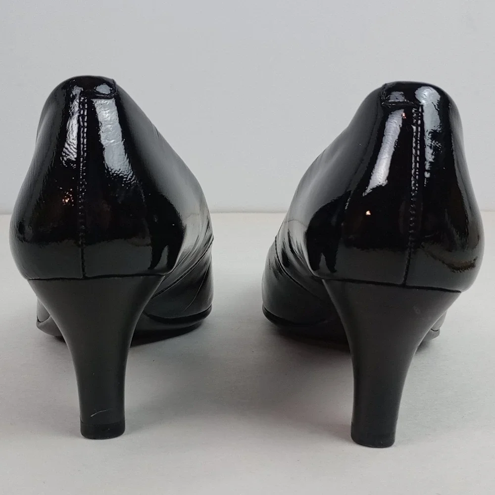 Sofft Womens 6.5 Black Patent Leather Round Toe Comfort Classic Office Pump Heel